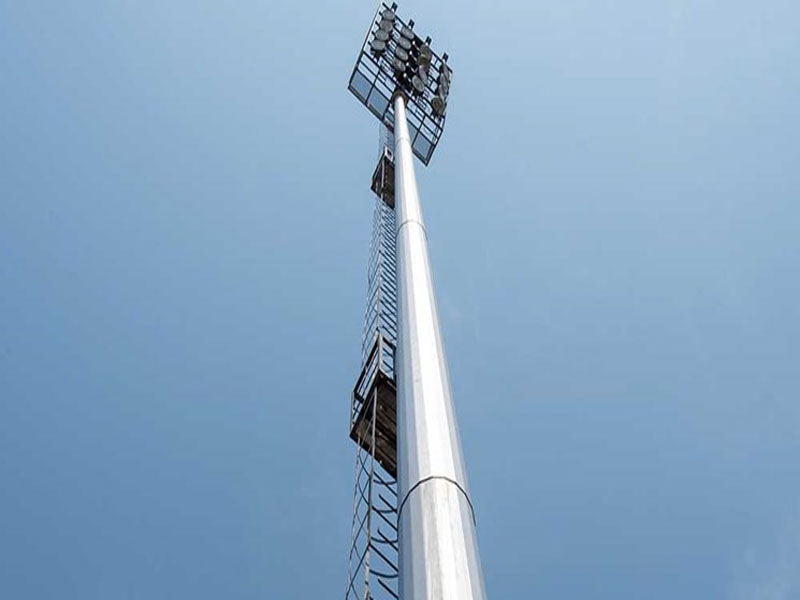 بلندترین دکل تلسکوپی انتقال برق کشور در مشهد نصب شد